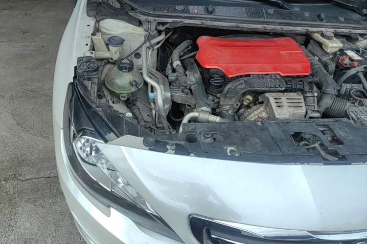 Used Peugeot 408 2015 1.2T Automatic Luxury Edition Engine Bay Right