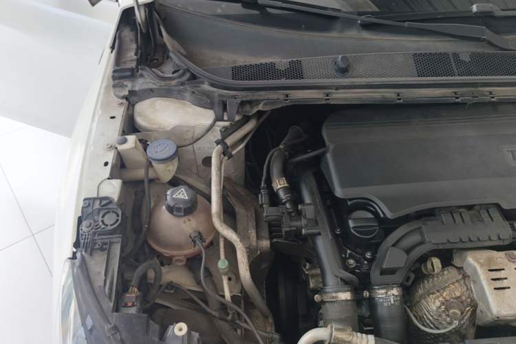 Used Peugeot 408 2015 1.2T Automatic Luxury Edition Engine Bay Right