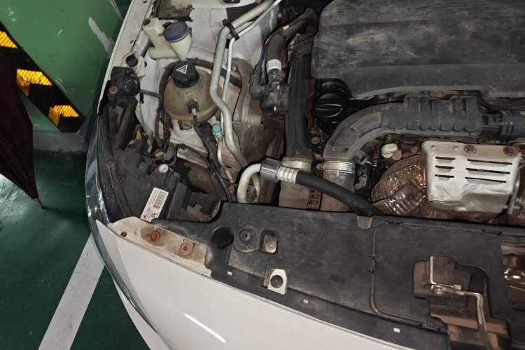 Used Peugeot 408 2015 1.2T Automatic Luxury Edition Engine Bay Right