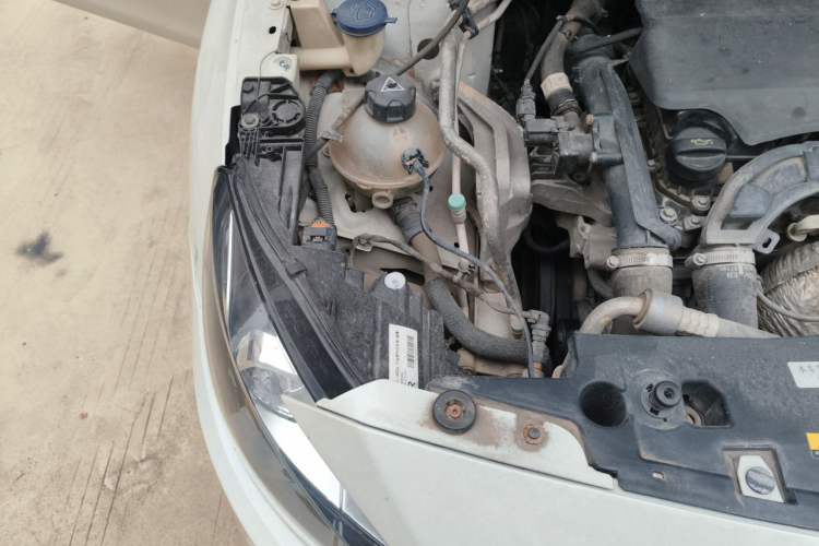 Used Peugeot 408 2015 1.2T Automatic Luxury Edition Engine Bay Right
