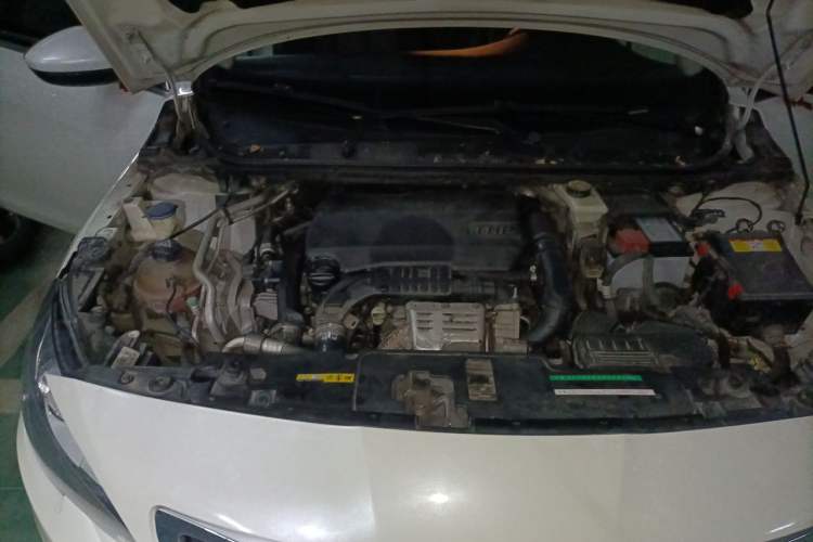 Used Peugeot 408 2015 1.2T Automatic Luxury Edition Engine Bay Right