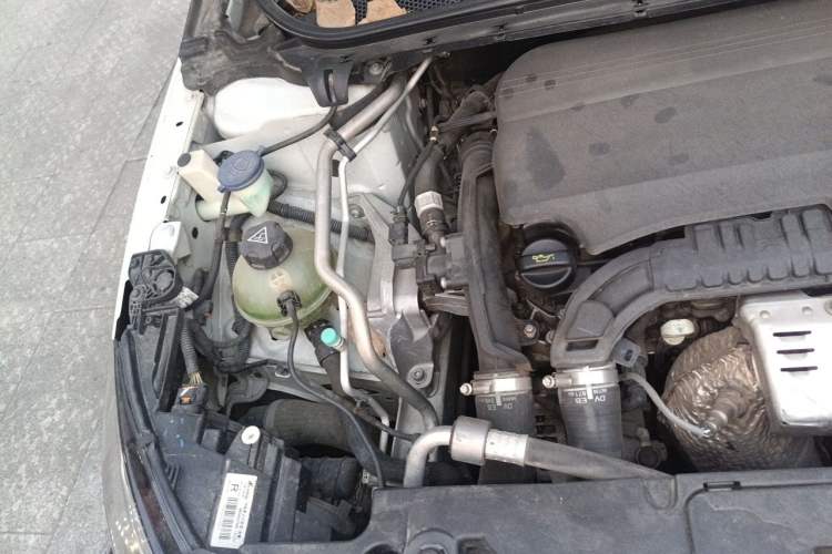 Used Peugeot 408 2015 1.2T Automatic Luxury Edition Engine Bay Right