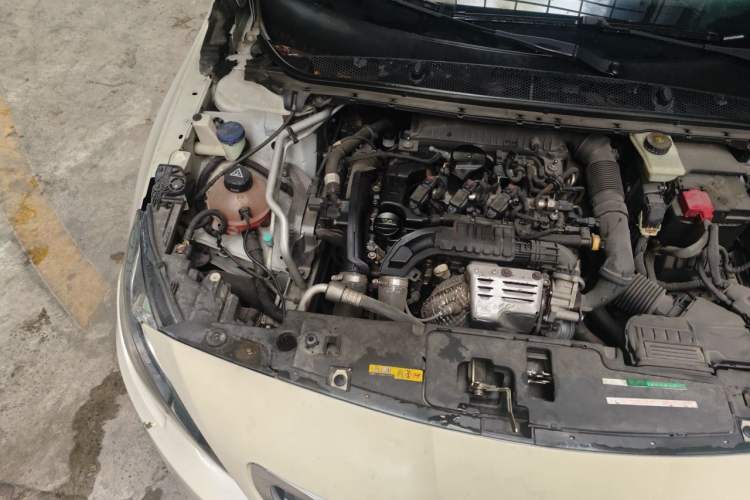 Used Peugeot 408 2015 1.2T Automatic Luxury Edition Engine Bay Right