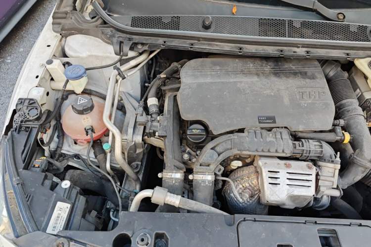 Used Peugeot 408 2015 1.2T Automatic Luxury Edition Engine Bay Right