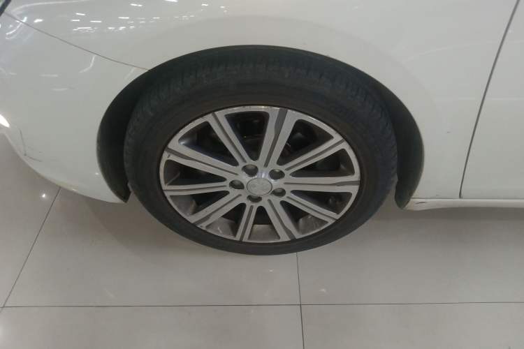 Used Peugeot 408 2015 1.2T Automatic Luxury Edition Exterior 4