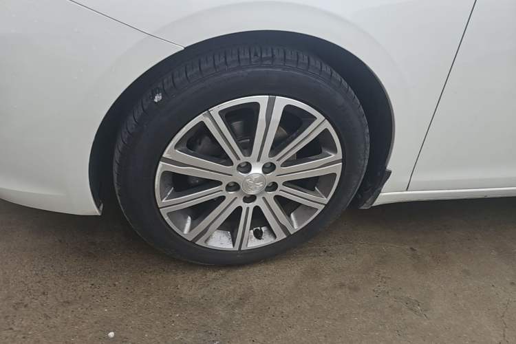 Used Peugeot 408 2015 1.2T Automatic Luxury Edition Exterior 4
