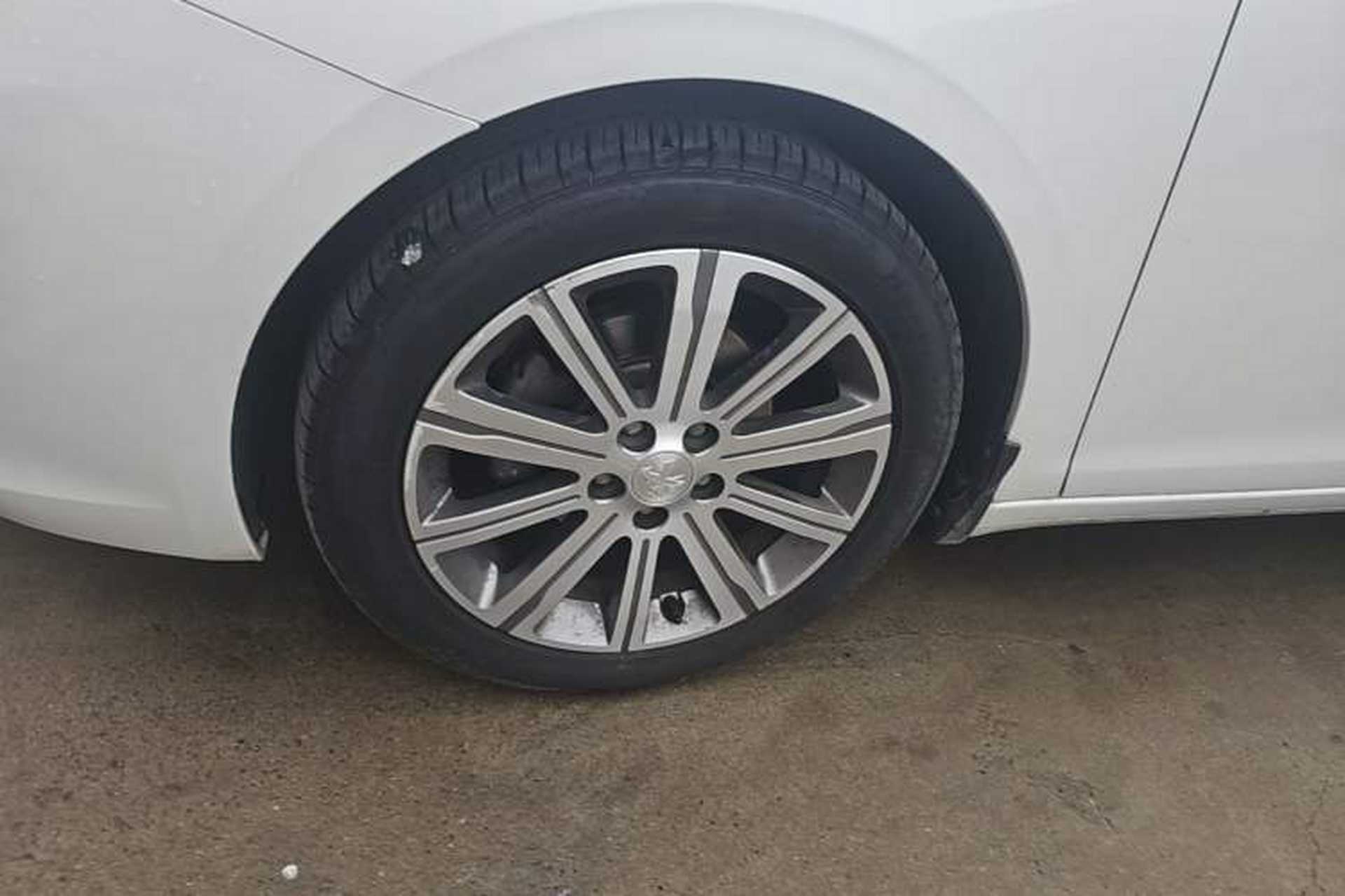 Used Peugeot 408 2015 1.2T Automatic Luxury Edition Exterior 4