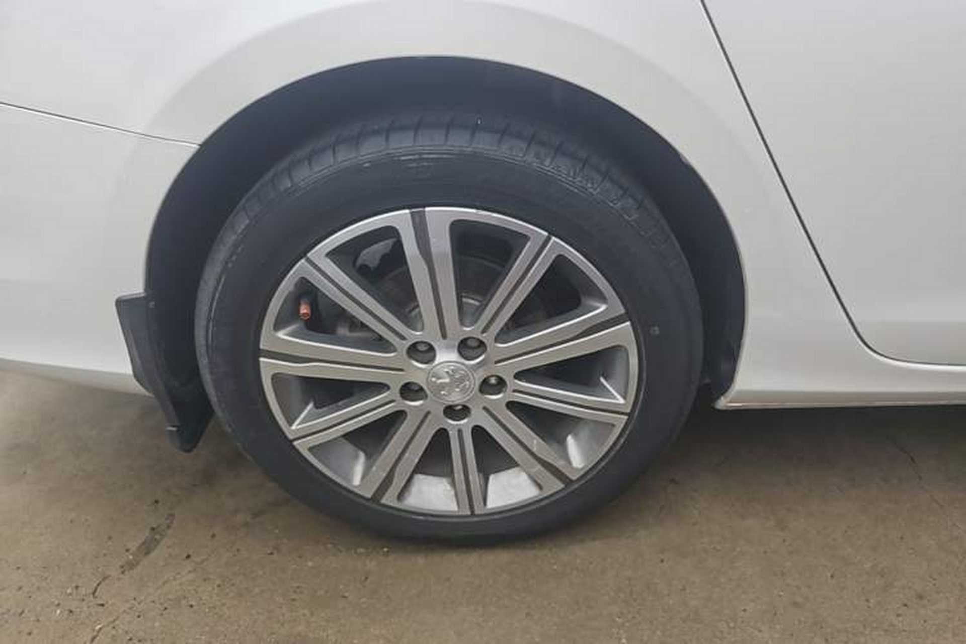 Used Peugeot 408 2015 1.2T Automatic Luxury Edition Exterior 5