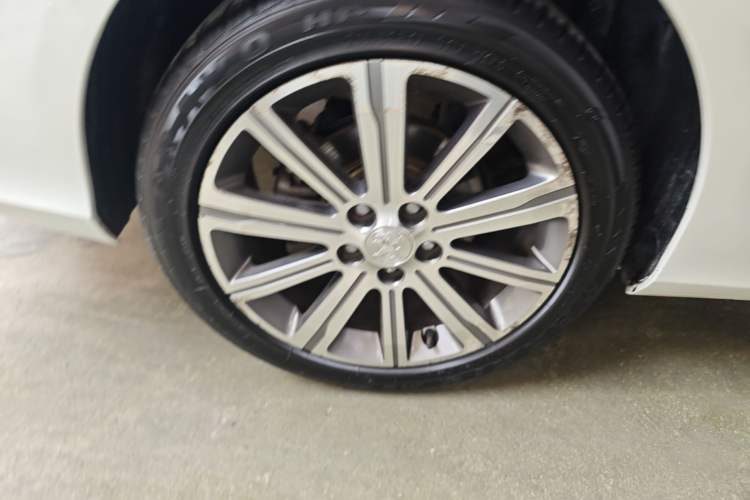 Used Peugeot 408 2015 1.2T Automatic Luxury Edition Exterior 5