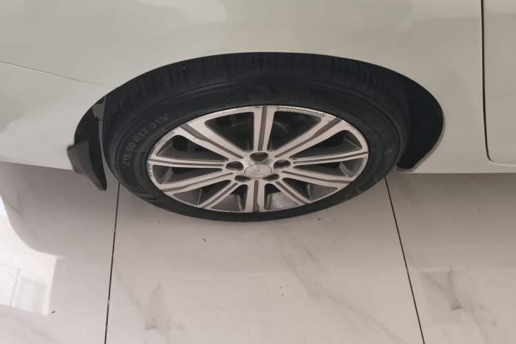 Used Peugeot 408 2015 1.2T Automatic Luxury Edition Exterior 8