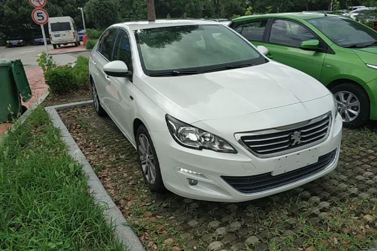 Used Peugeot 408 2015 1.2T Automatic Luxury Edition Front Right 45 Deg
