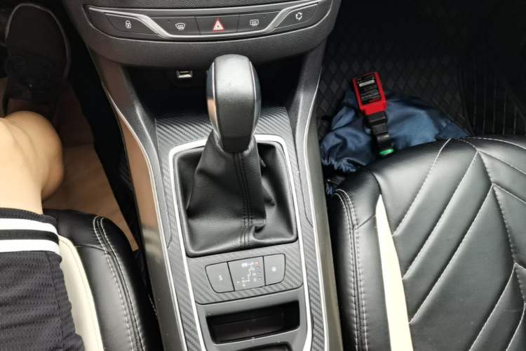 Used Peugeot 408 2015 1.2T Automatic Luxury Edition Gear Lever