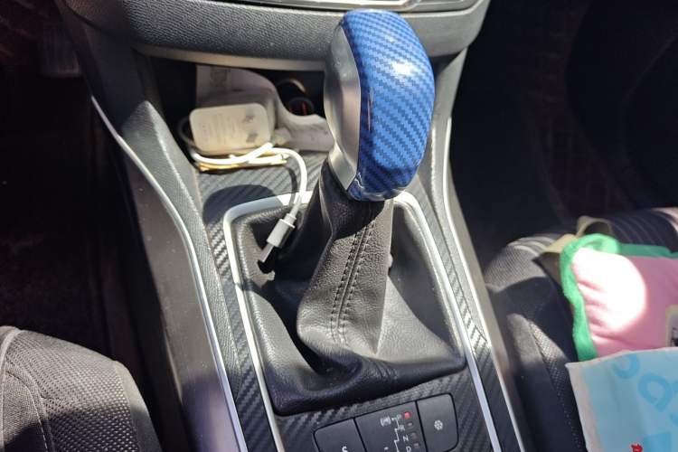 Used Peugeot 408 2015 1.2T Automatic Luxury Edition Gear Lever