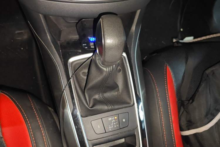 Used Peugeot 408 2015 1.2T Automatic Luxury Edition Gear Lever