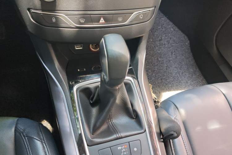 Used Peugeot 408 2015 1.2T Automatic Luxury Edition Gear Lever