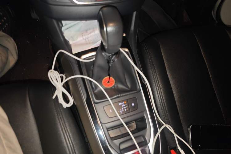 Used Peugeot 408 2015 1.2T Automatic Luxury Edition Gear Lever