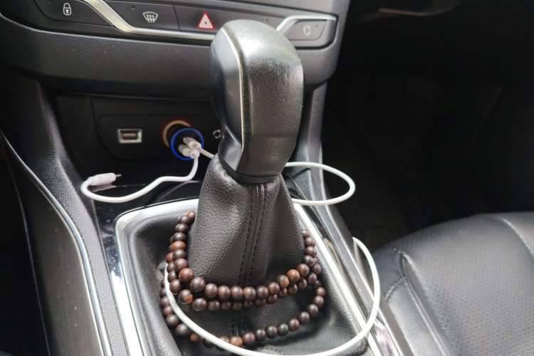 Used Peugeot 408 2015 1.2T Automatic Luxury Edition Gear Lever