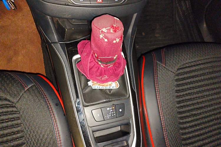 Used Peugeot 408 2015 1.2T Automatic Luxury Edition Gear Lever