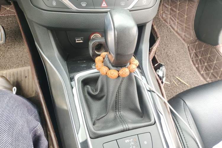 Used Peugeot 408 2015 1.2T Automatic Luxury Edition Gear Lever