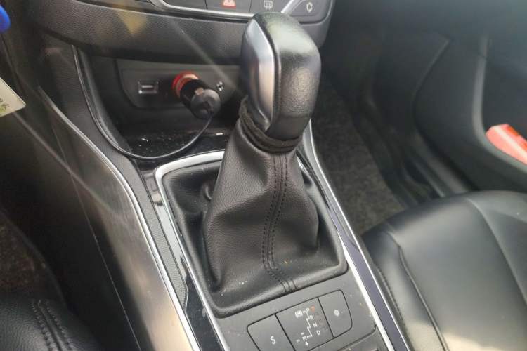 Used Peugeot 408 2015 1.2T Automatic Luxury Edition Gear Lever