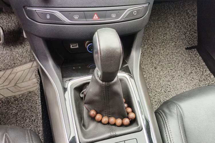 Used Peugeot 408 2015 1.2T Automatic Luxury Edition Gear Lever
