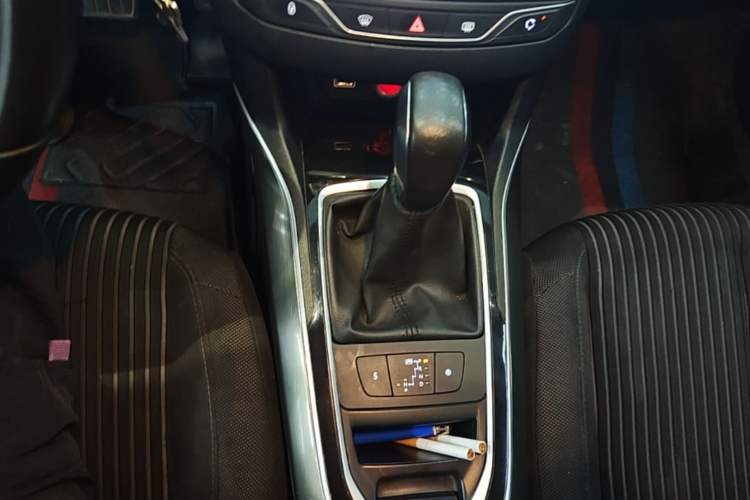 Used Peugeot 408 2015 1.2T Automatic Luxury Edition Gear Lever