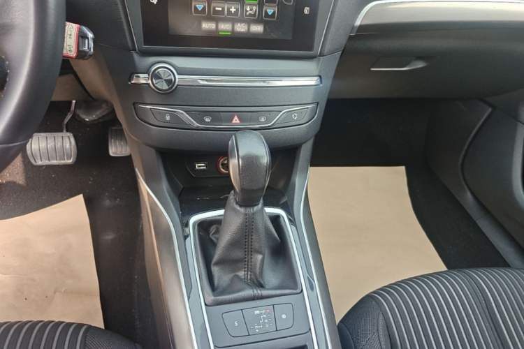 Used Peugeot 408 2015 1.2T Automatic Glory Edition Gear Lever