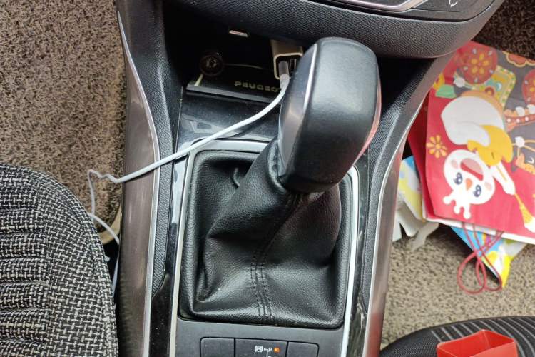 Used Peugeot 408 2015 1.2T Automatic Luxury Edition Gear Lever