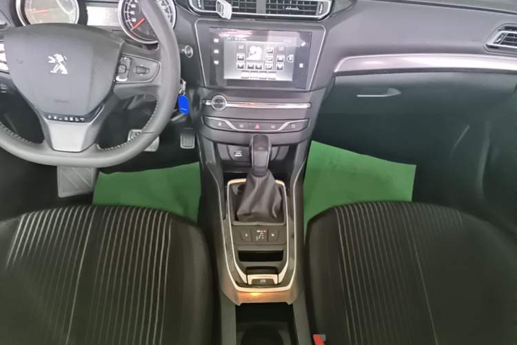 Used Peugeot 408 2015 1.2T Automatic Glory Edition Gear Lever