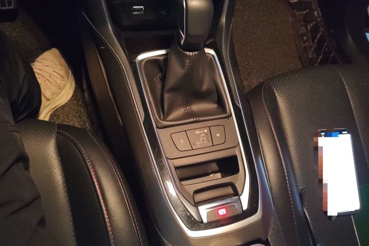 Used Peugeot 408 2015 1.2T Automatic Luxury Edition Gear Lever