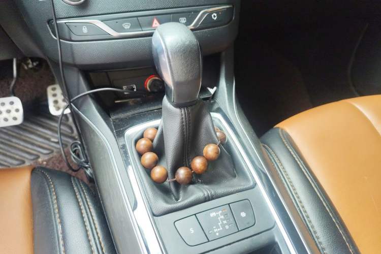 Used Peugeot 408 2015 1.2T Automatic Luxury Edition Gear Lever