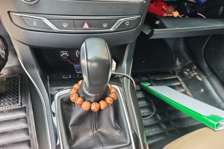 Used Peugeot 408 2015 1.2T Automatic Luxury Edition Gear Lever