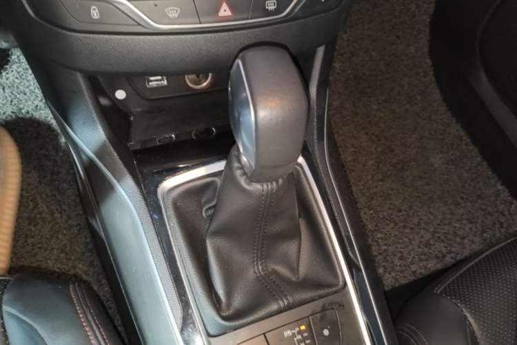 Used Peugeot 408 2015 1.2T Automatic Luxury Edition Gear Lever