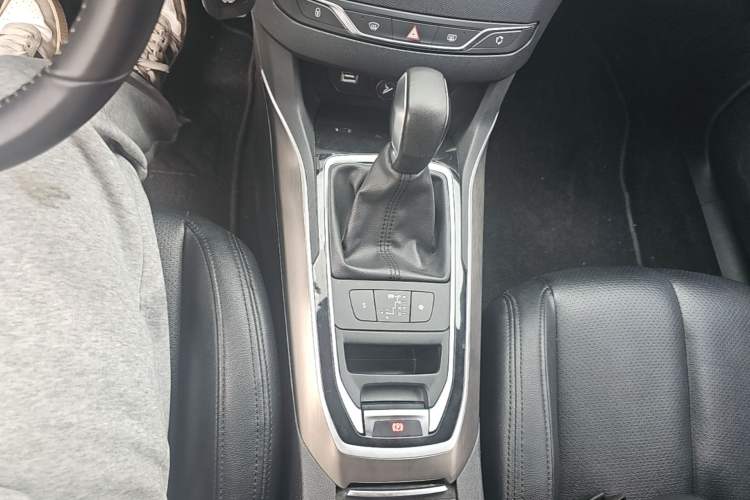 Used Peugeot 408 2015 1.2T Automatic Luxury Edition Gear Lever