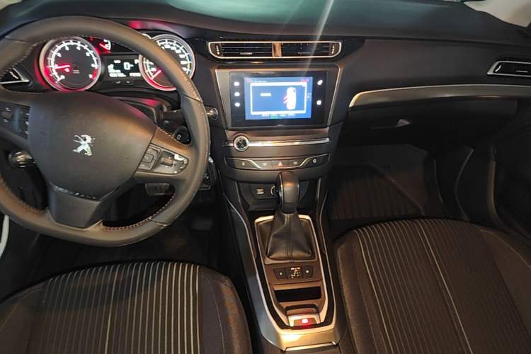 Used Peugeot 408 2015 1.2T Automatic Luxury Edition Gear Lever