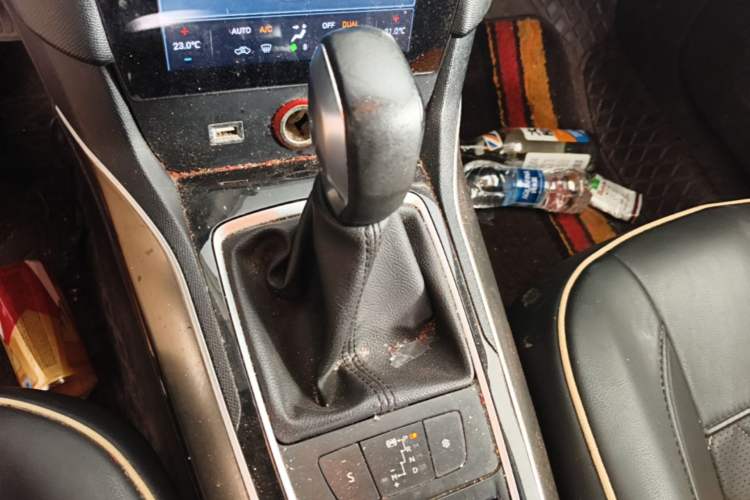 Used Peugeot 408 2015 1.2T Automatic Luxury Edition Gear Lever