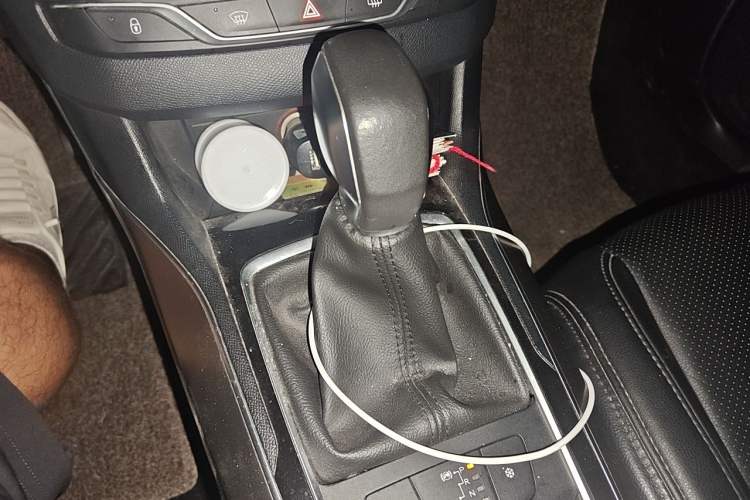 Used Peugeot 408 2015 1.2T Automatic Luxury Edition Gear Lever