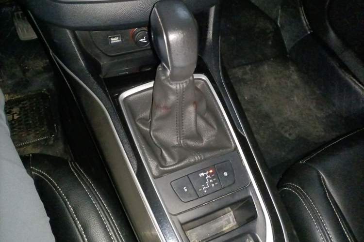 Used Peugeot 408 2015 1.2T Automatic Luxury Edition Gear Lever