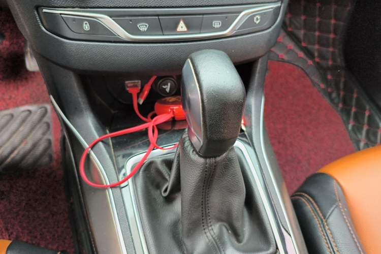 Used Peugeot 408 2015 1.2T Automatic Luxury Edition Gear Lever
