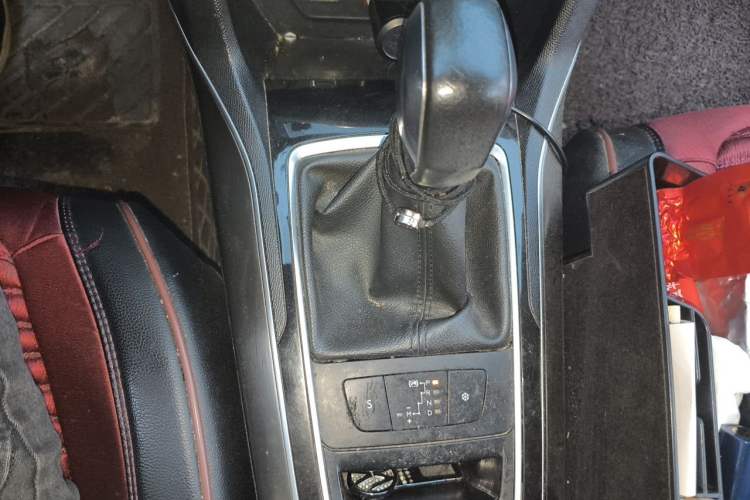 Used Peugeot 408 2015 1.2T Automatic Luxury Edition Gear Lever