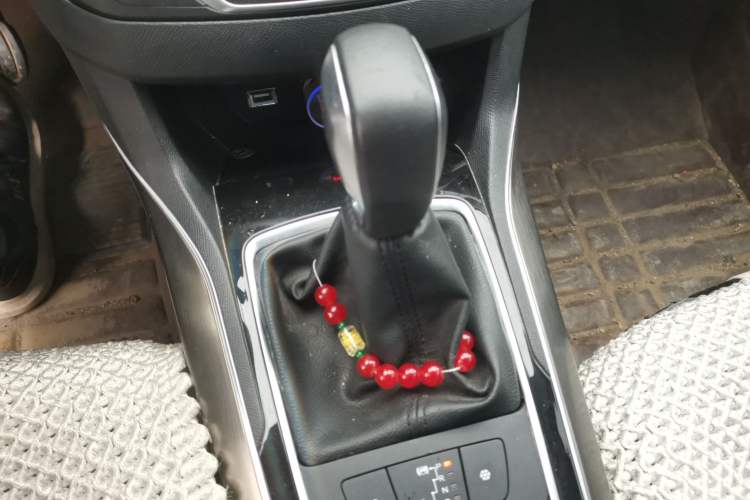 Used Peugeot 408 2015 1.2T Automatic Luxury Edition Gear Lever
