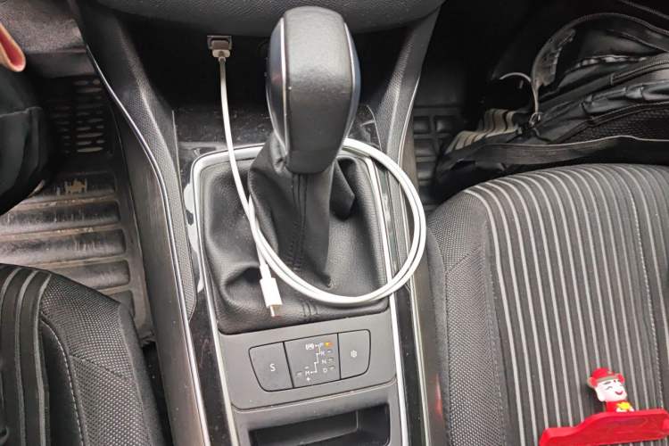 Used Peugeot 408 2015 1.2T Automatic Luxury Edition Gear Lever