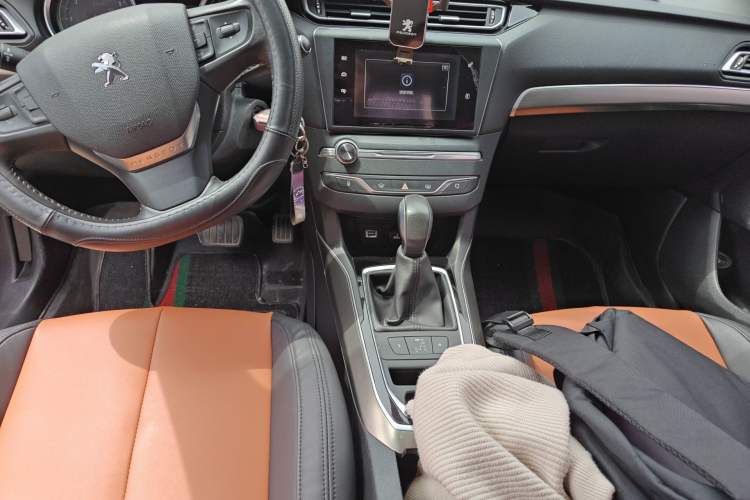 Used Peugeot 408 2015 1.2T Automatic Luxury Edition Gear Lever