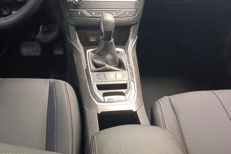 Used Peugeot 408 2015 1.2T Automatic Luxury Edition Gear Lever