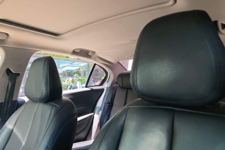 Used Peugeot 408 2015 1.2T Automatic Luxury Edition Headliner