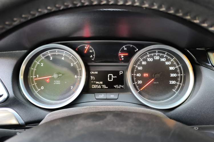 Used Peugeot 408 2015 1.2T Automatic Luxury Edition Instrument Cluster