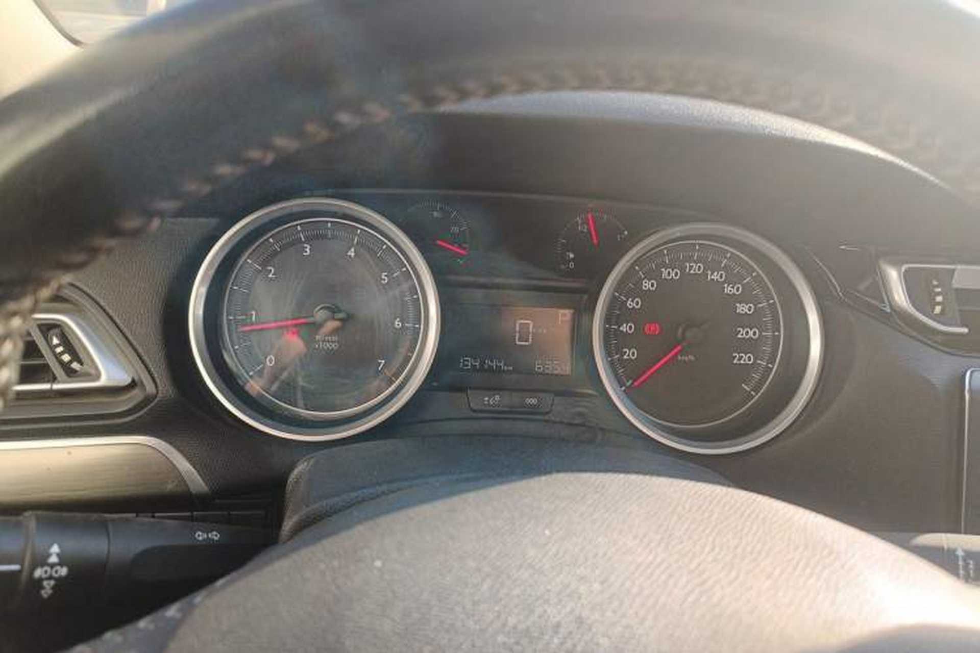 Used Peugeot 408 2015 1.2T Automatic Luxury Edition Instrument Cluster