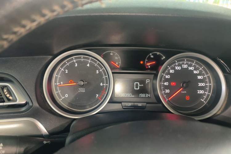 Used Peugeot 408 2015 1.2T Automatic Luxury Edition Instrument Cluster