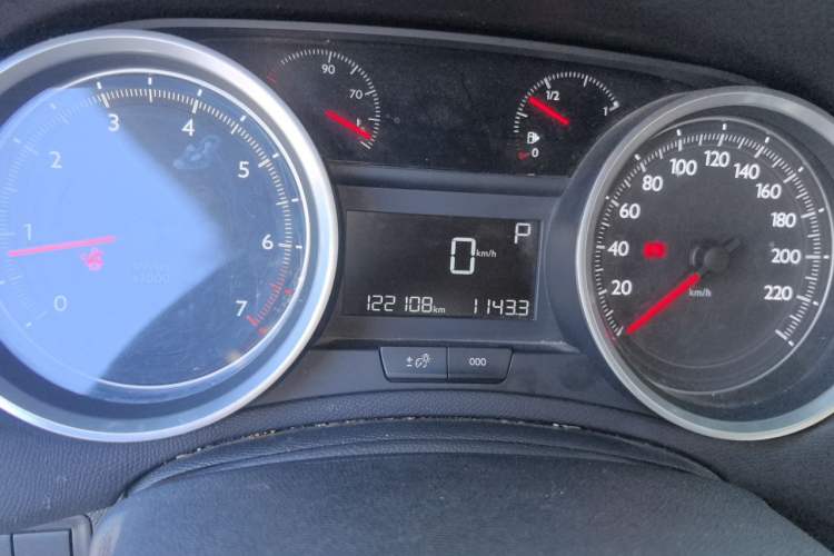 Used Peugeot 408 2015 1.2T Automatic Luxury Edition Instrument Cluster