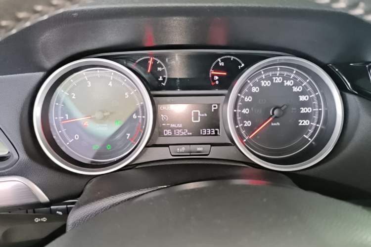 Used Peugeot 408 2015 1.2T Automatic Glory Edition Instrument Cluster